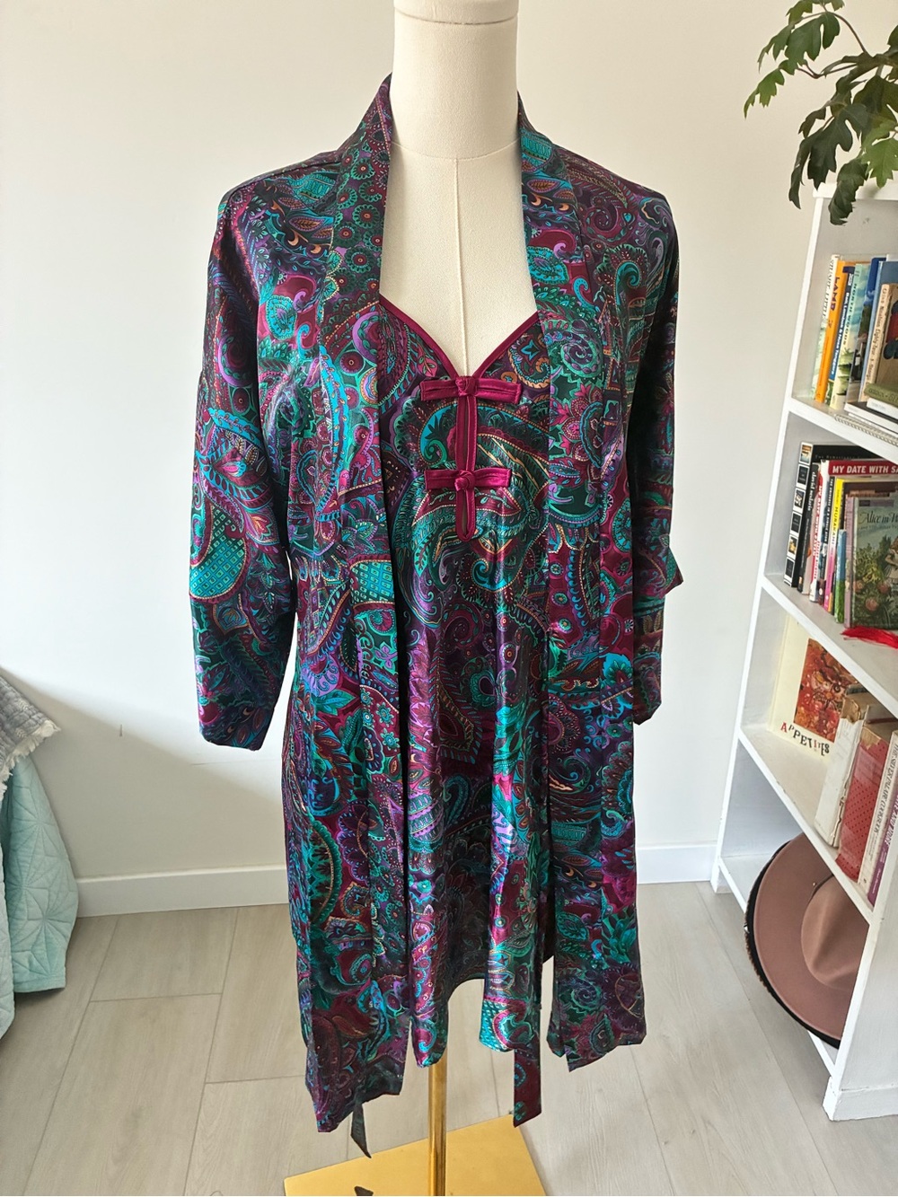 Vintage Inner Most Silky Paisley Robe & Slip Set in Teal and Magenta
